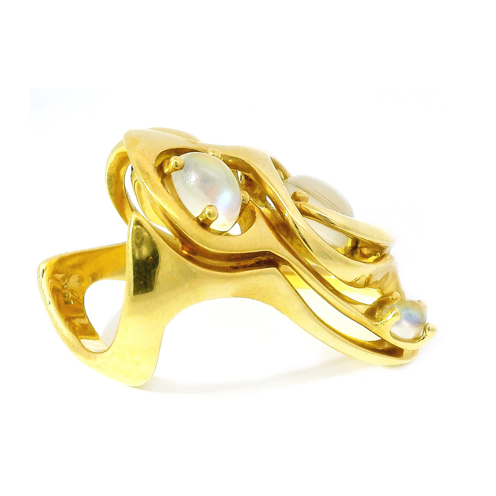 Alan Giovannetti 18K Yellow Gold & Moonstone Sculptural Ring - "Breakthrough" - Image 4