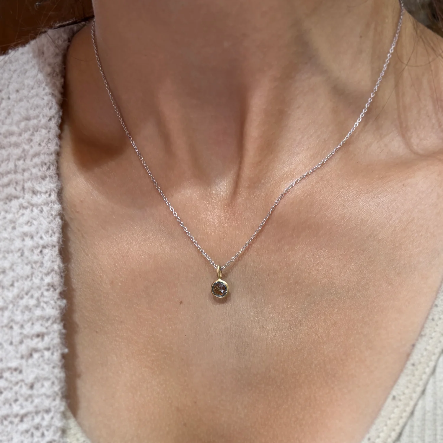 Aquamarine & Yellow Gold Pendant - "Misty Sea" - Image 3
