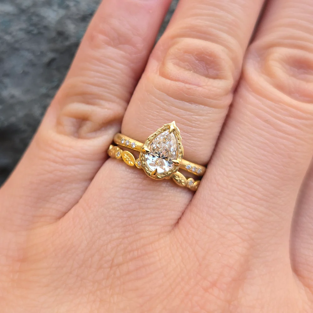 Diamond Oval & Circle Gold Band - "Starstruck" - Image 5