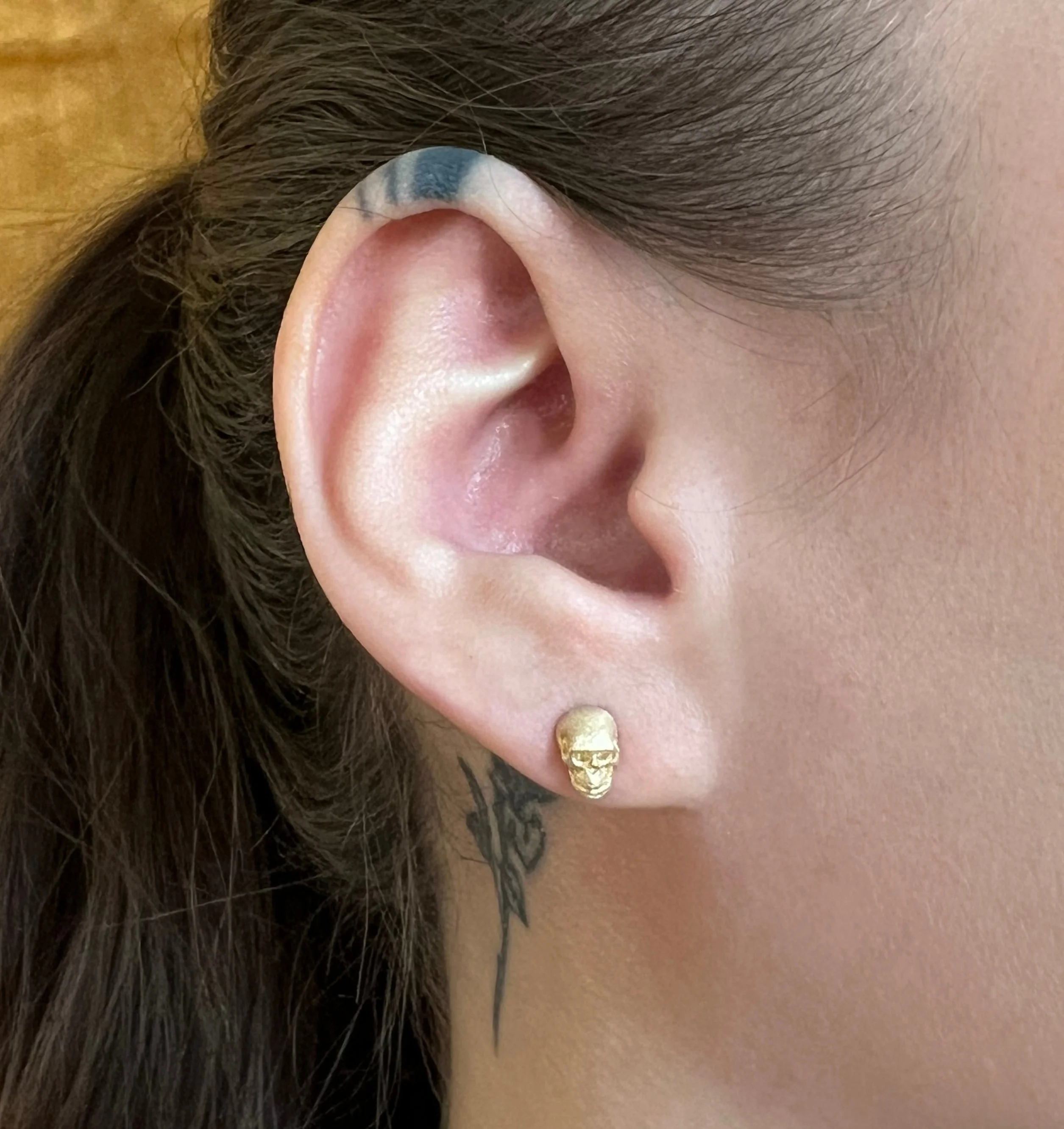 Gold Skull Stud Earrings - "Crypta" - Image 4