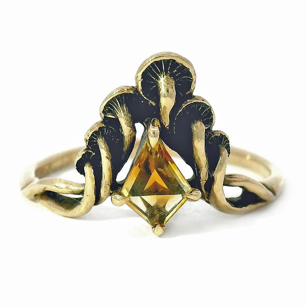 Kite-Shaped Montana Sapphire Ring - "Mushroom Peak"