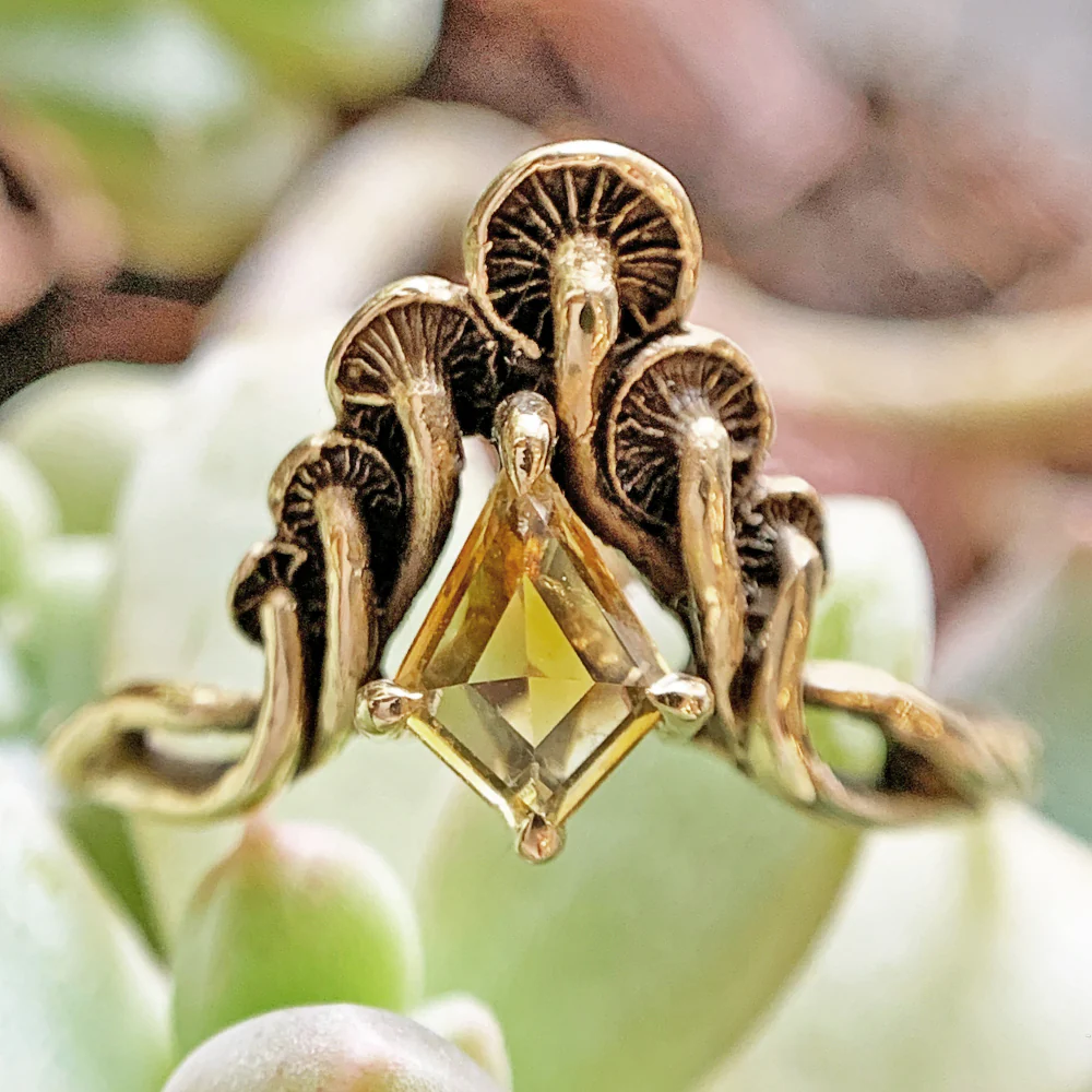 Kite-Shaped Montana Sapphire Ring - "Mushroom Peak" - Image 2