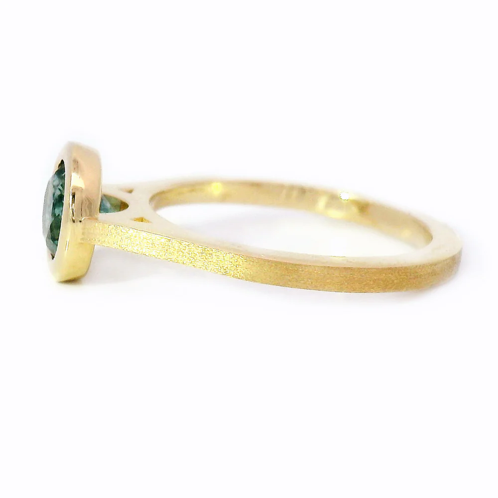 Montana Sapphire & Yellow Gold Solitaire Ring - "Ridgeline" - Image 3