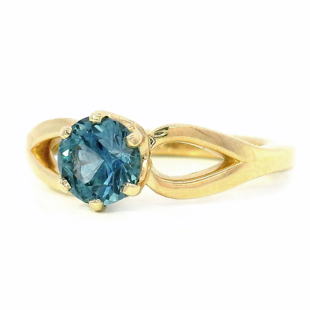Montana Sapphire & Yellow Gold Solitaire Ring - "Stag" - Image 3
