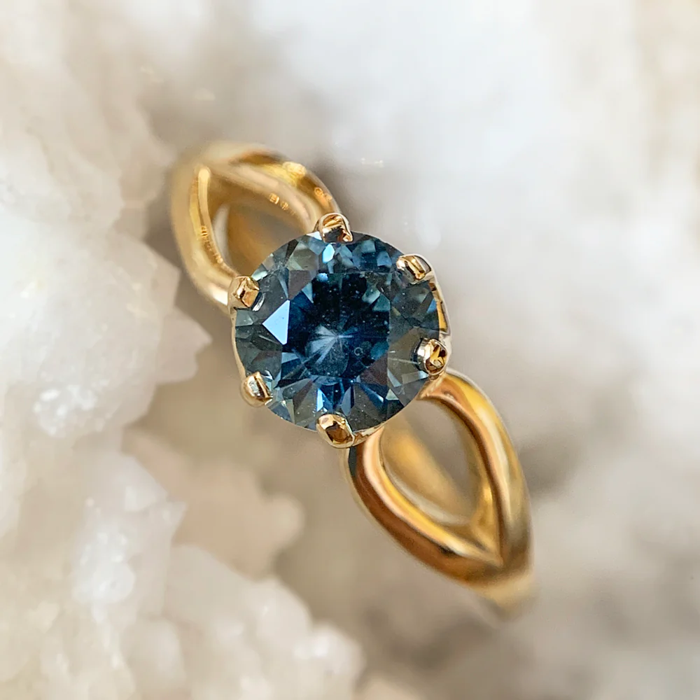 Montana Sapphire & Yellow Gold Solitaire Ring - "Stag" - Image 9