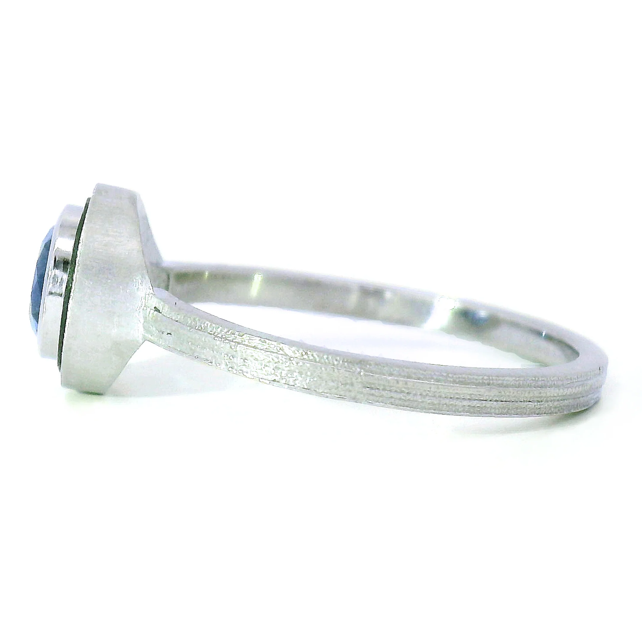 Montana Sapphire, Platinum & Cobalt Chrome Ring - "Paramount" - Image 4