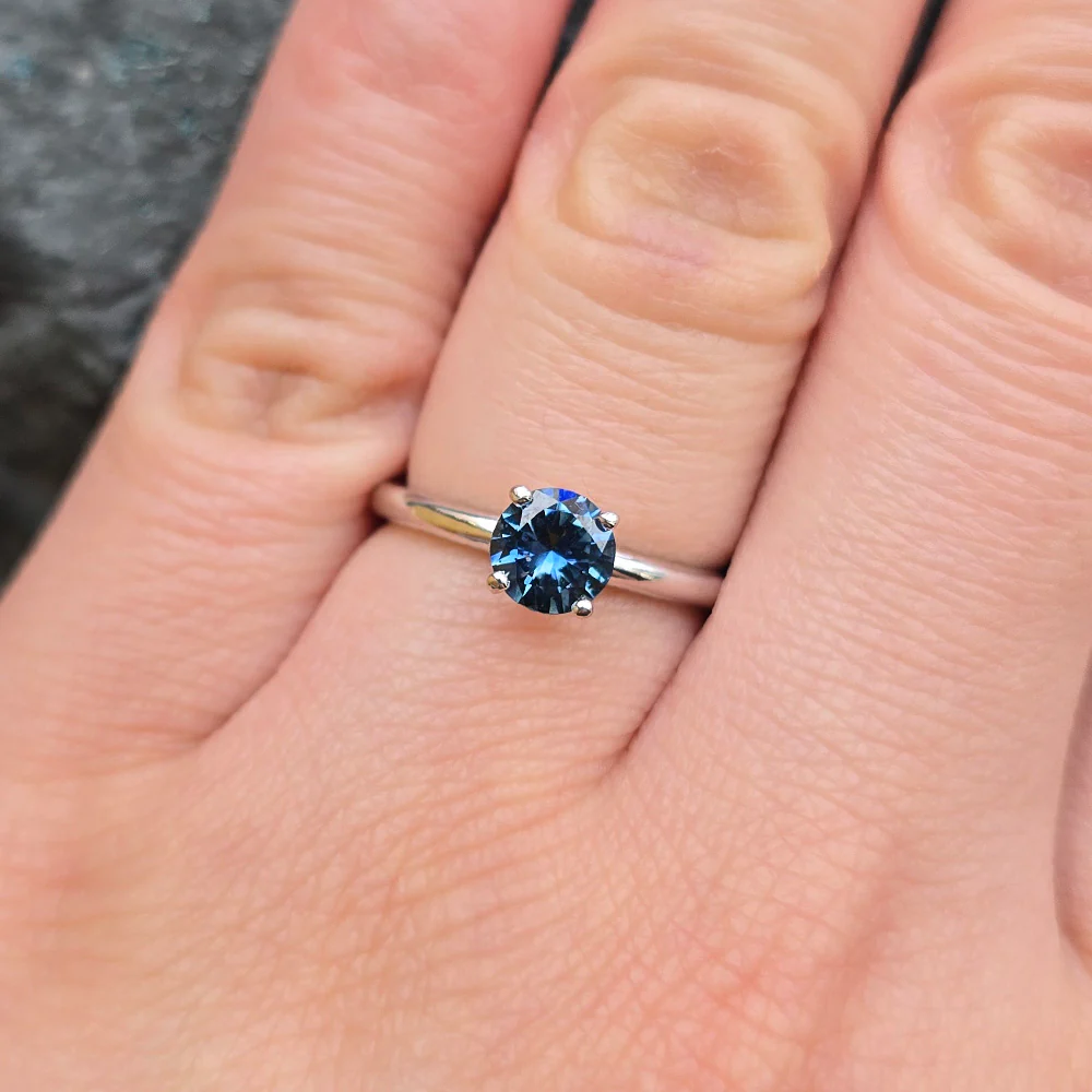 Montana Sapphire & White Gold Solitaire Ring - "Couloir" - Image 6