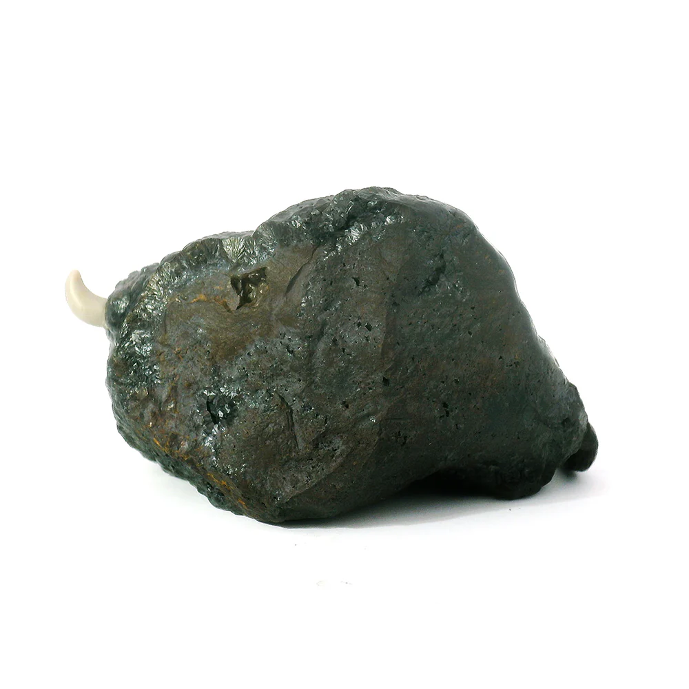 One-of-a-Kind Sculpture with Natural Hematite Specimen - "Sitting Bison" - Image 7