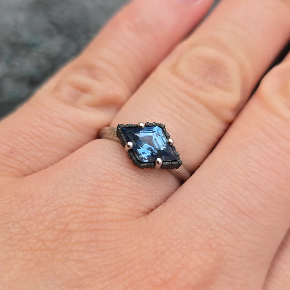 Montana Sapphire, Platinum & Cobalt Ring - "Scallop" - Image 6