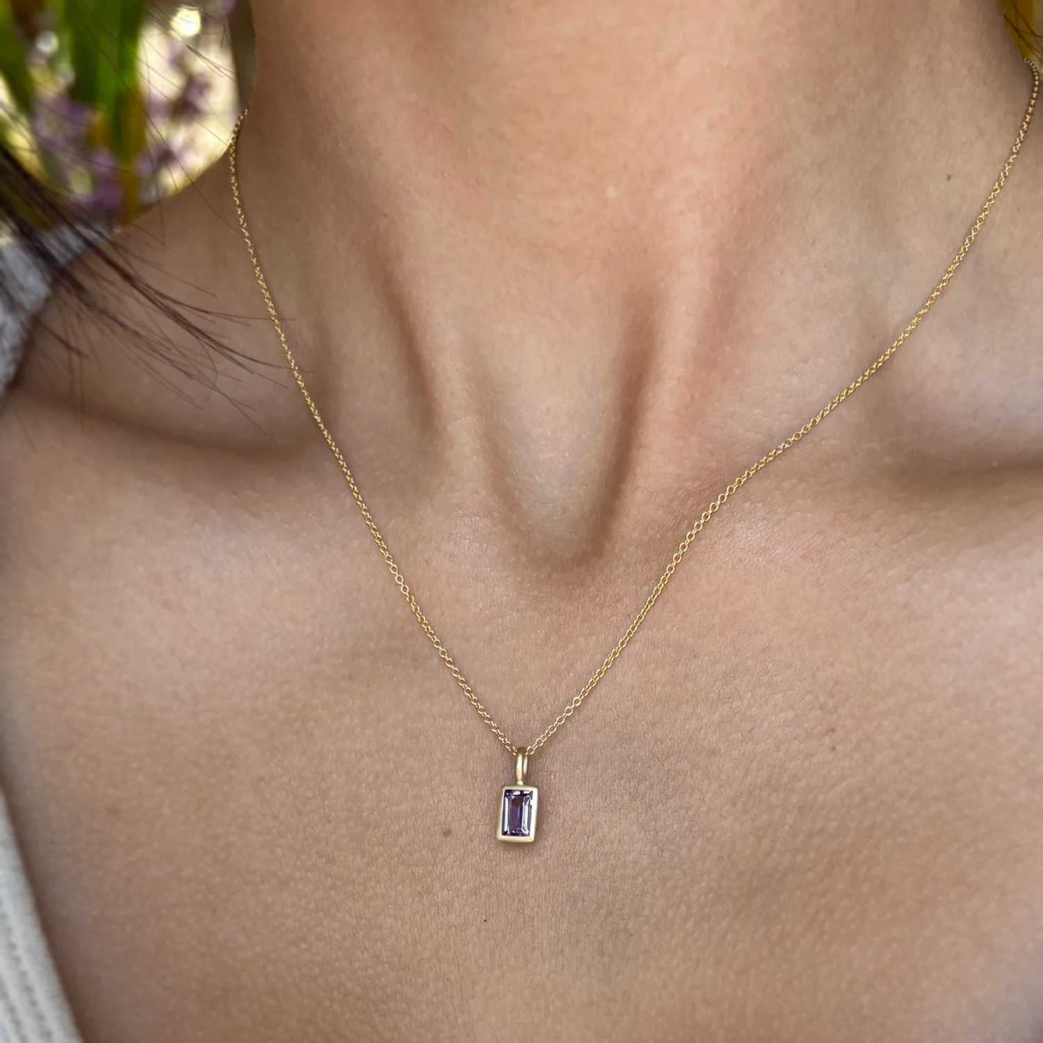 Rectangular Amethyst & Yellow Gold Pendant - "Reminisce in Violet" - Image 4