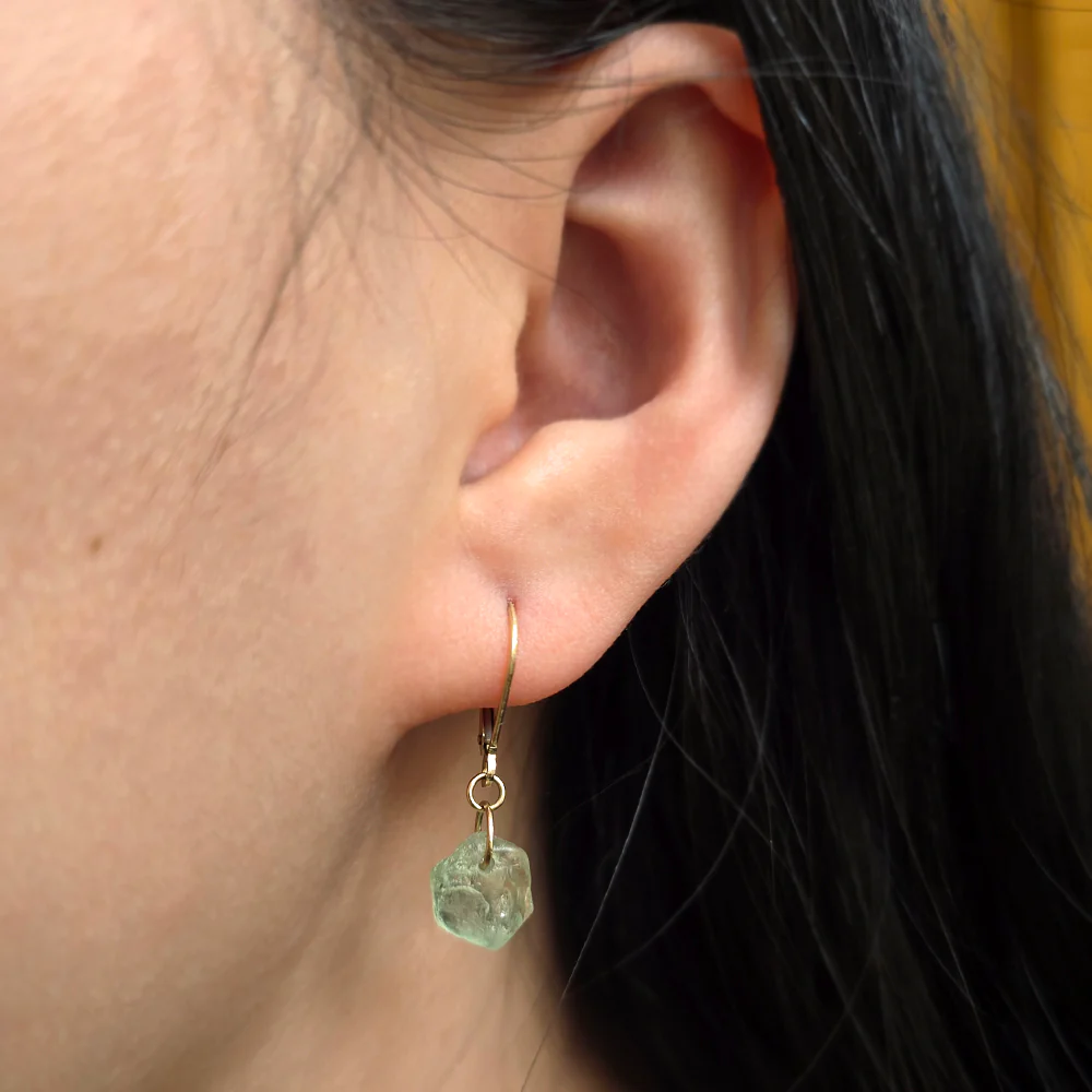 Rough Montana Sapphire & Yellow Gold Lever Back Earrings - "Candy Grapes" - Image 2