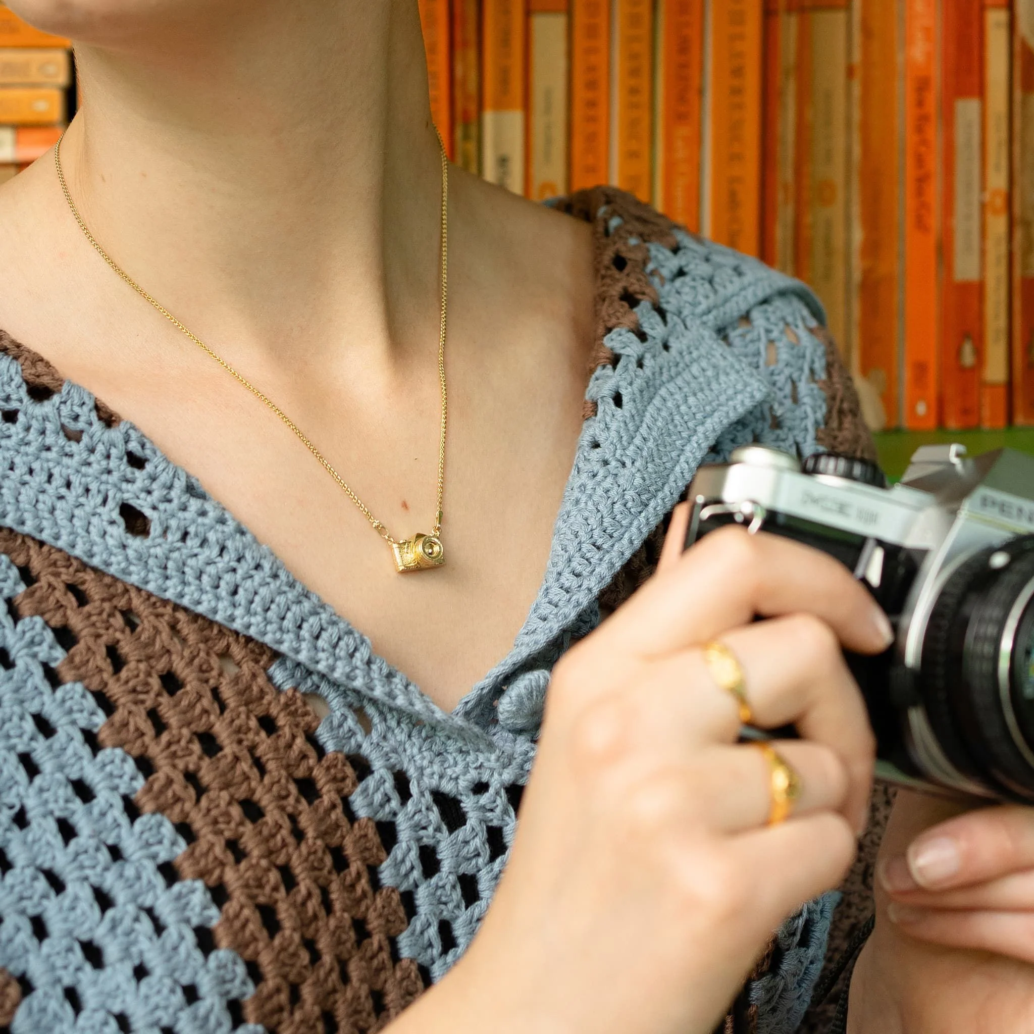 Sterling Silver In-Line Necklace - "Vintage Camera" - Image 3