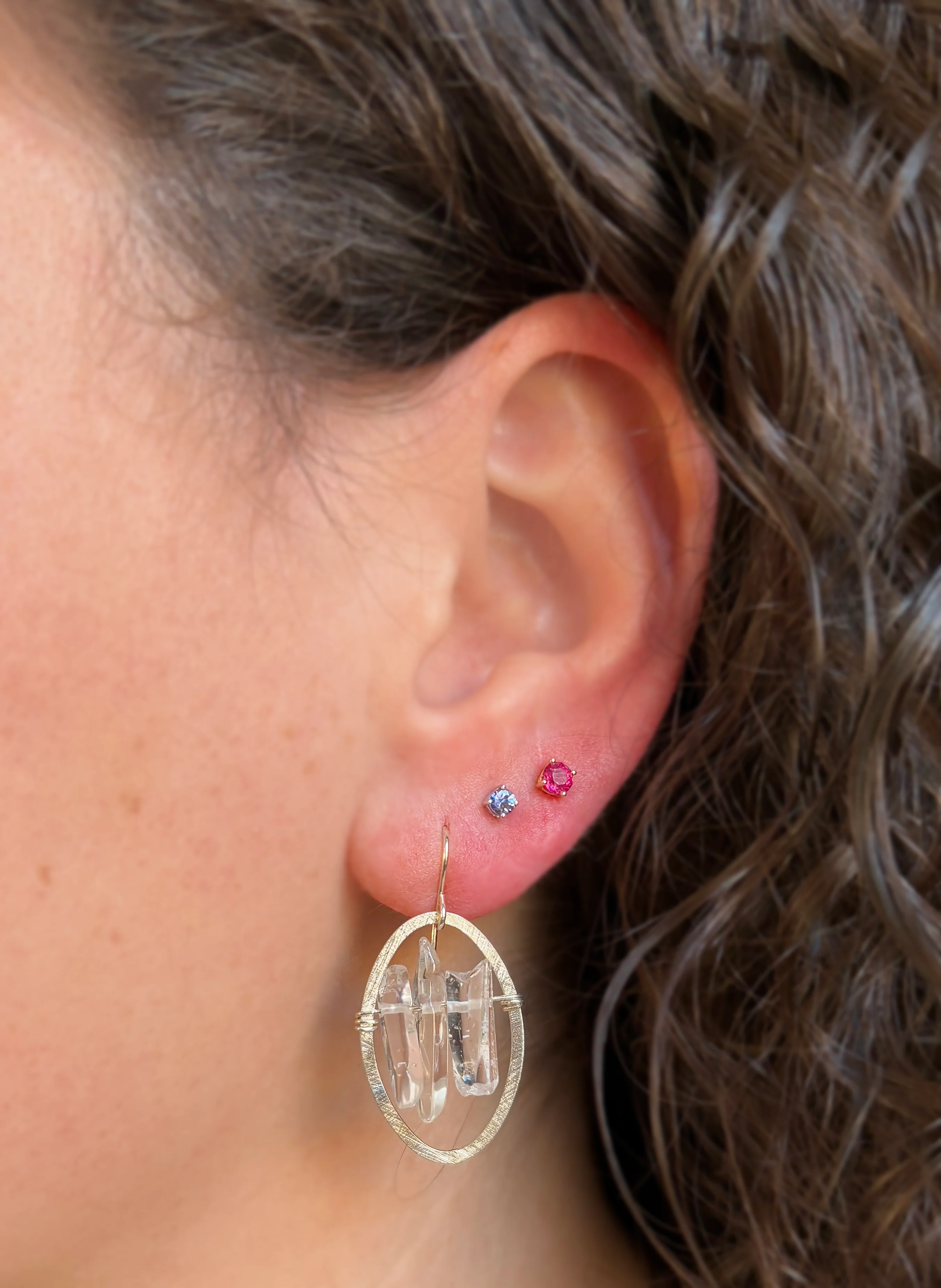 Tanzanite & White Gold Stud Earrings - Image 3