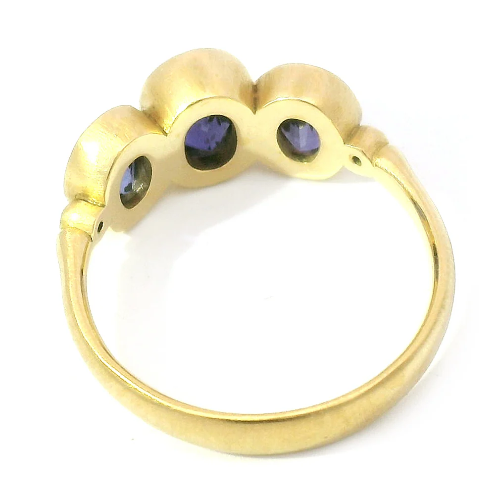 Yogo Sapphire & Diamond Ring - "Queen of the Gulch" - Image 6