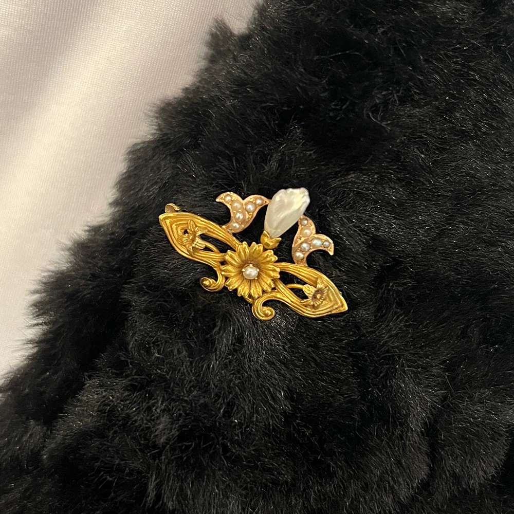 Yellow Gold, Seed & Wing Pearl Brooch - "Snow Flower" - Image 3