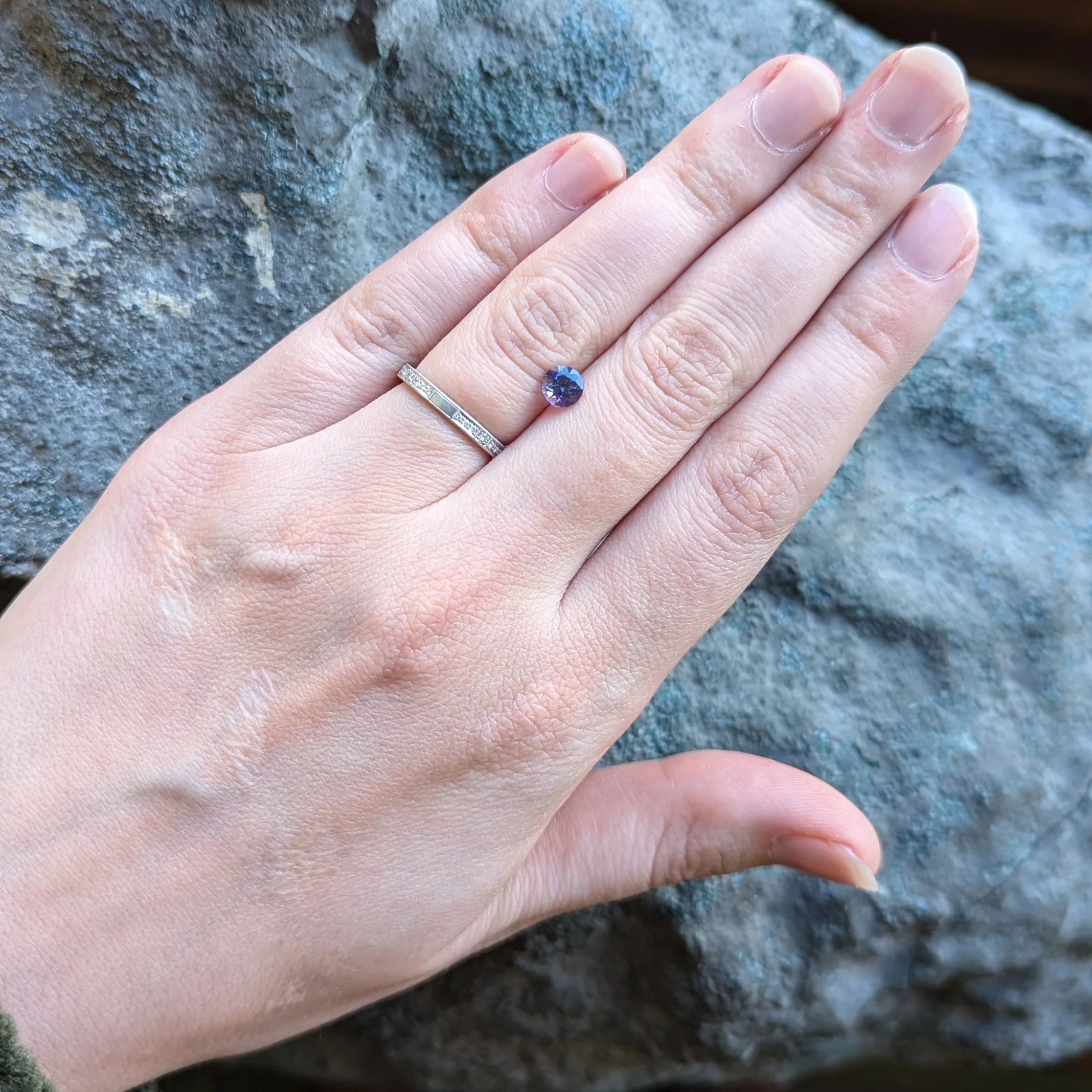 Yogo Sapphire, 0.74ct - "Dark Eyes" - Image 5