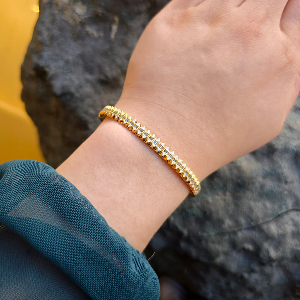Yogo Sapphire, Enamel & Gold Hinged Bangle - "Highline" - Image 3